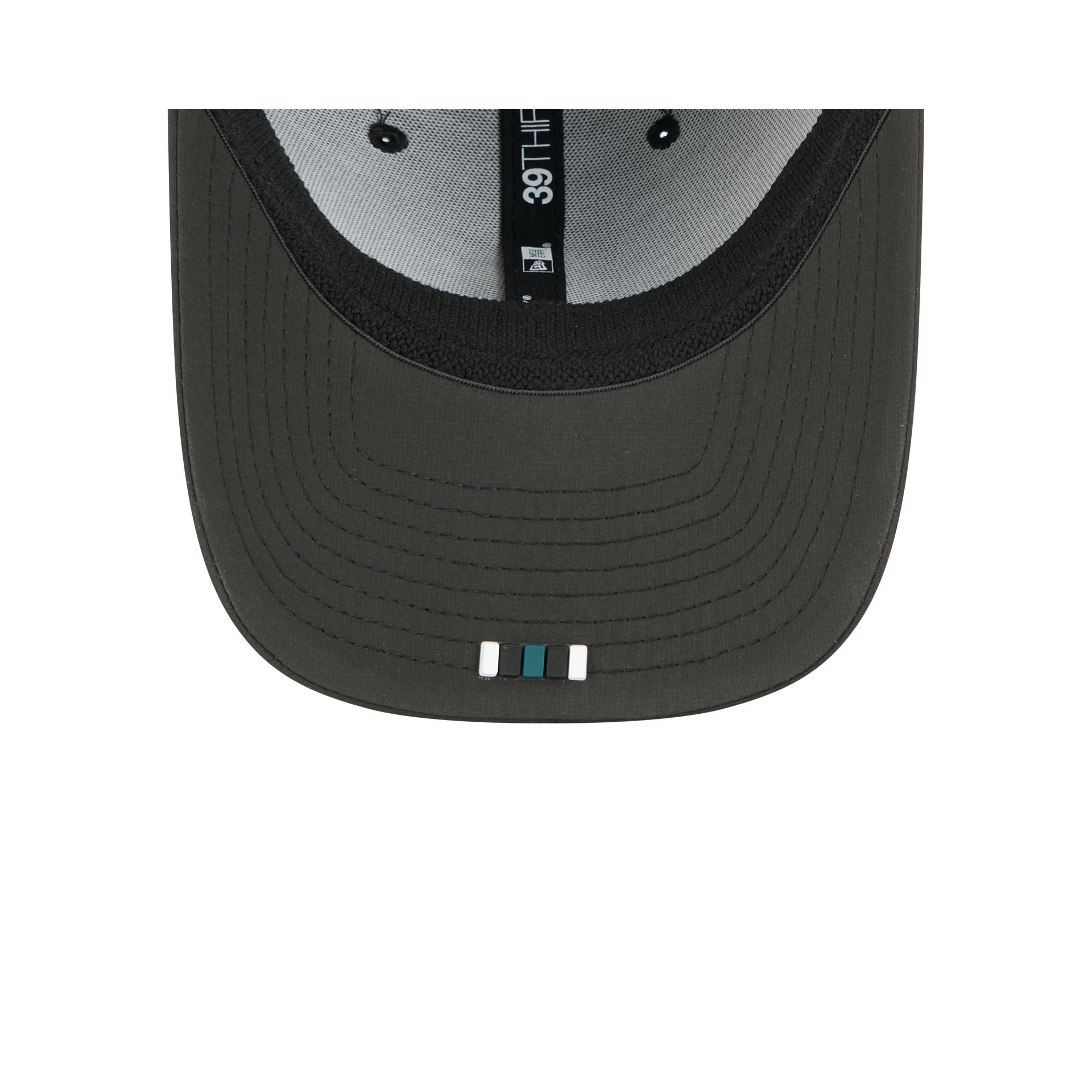 Philadelphia Eagles 2025 Sideline Hot Weather Black 39THIRTY Stretch Fit Hat