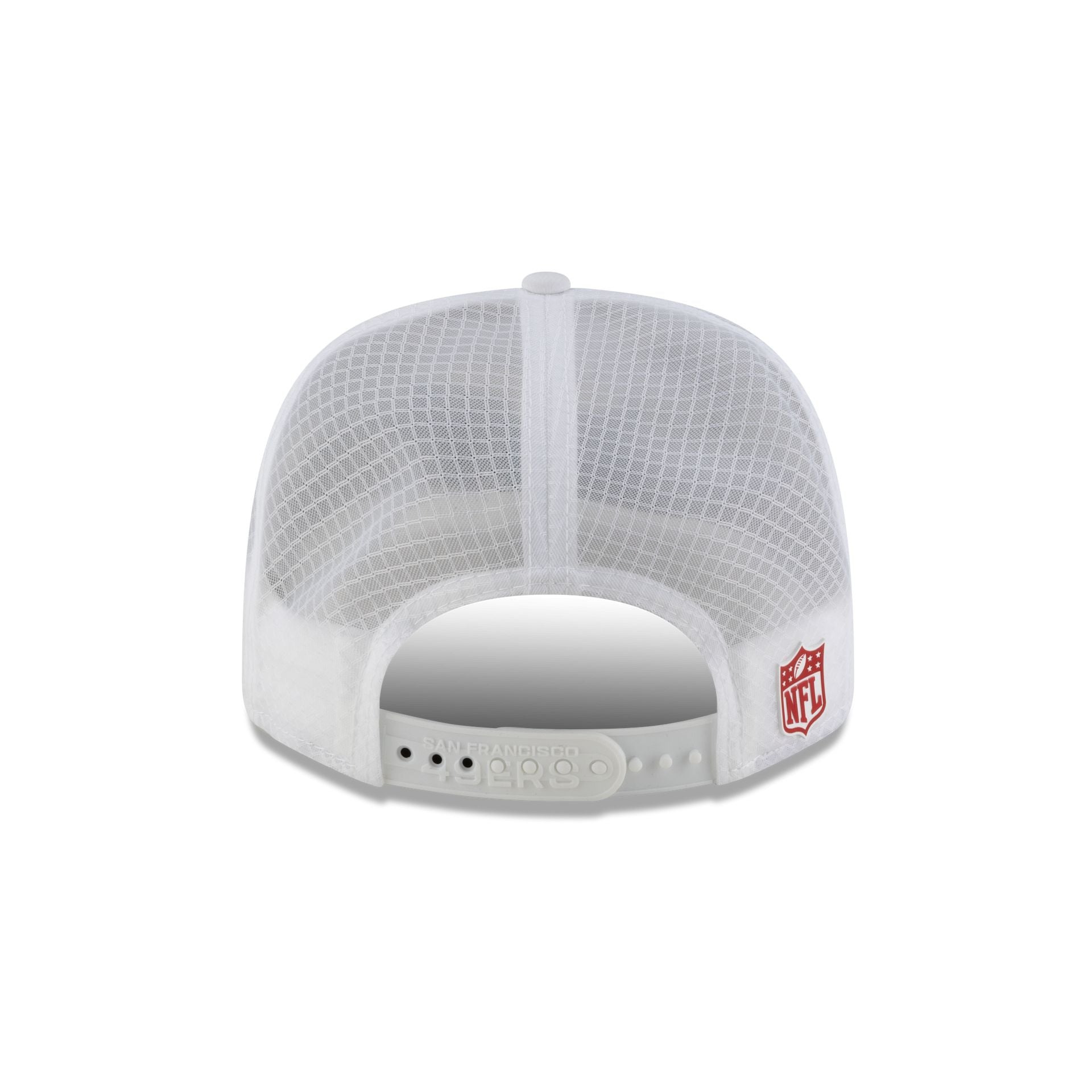 San Francisco 49ers 2025 Sideline Hot Weather White 9SEVENTY Trucker Hat