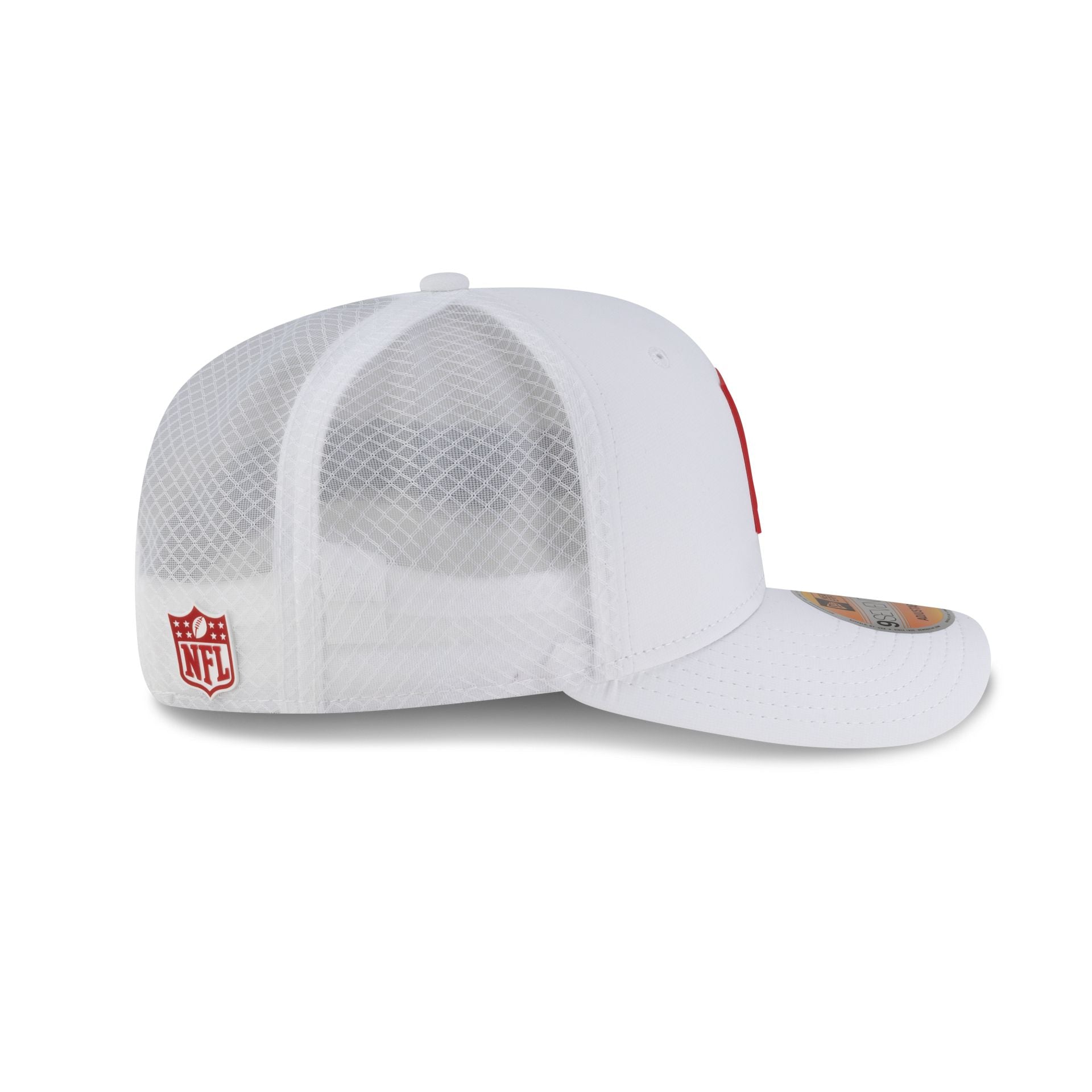 San Francisco 49ers 2025 Sideline Hot Weather White 9SEVENTY Trucker Hat