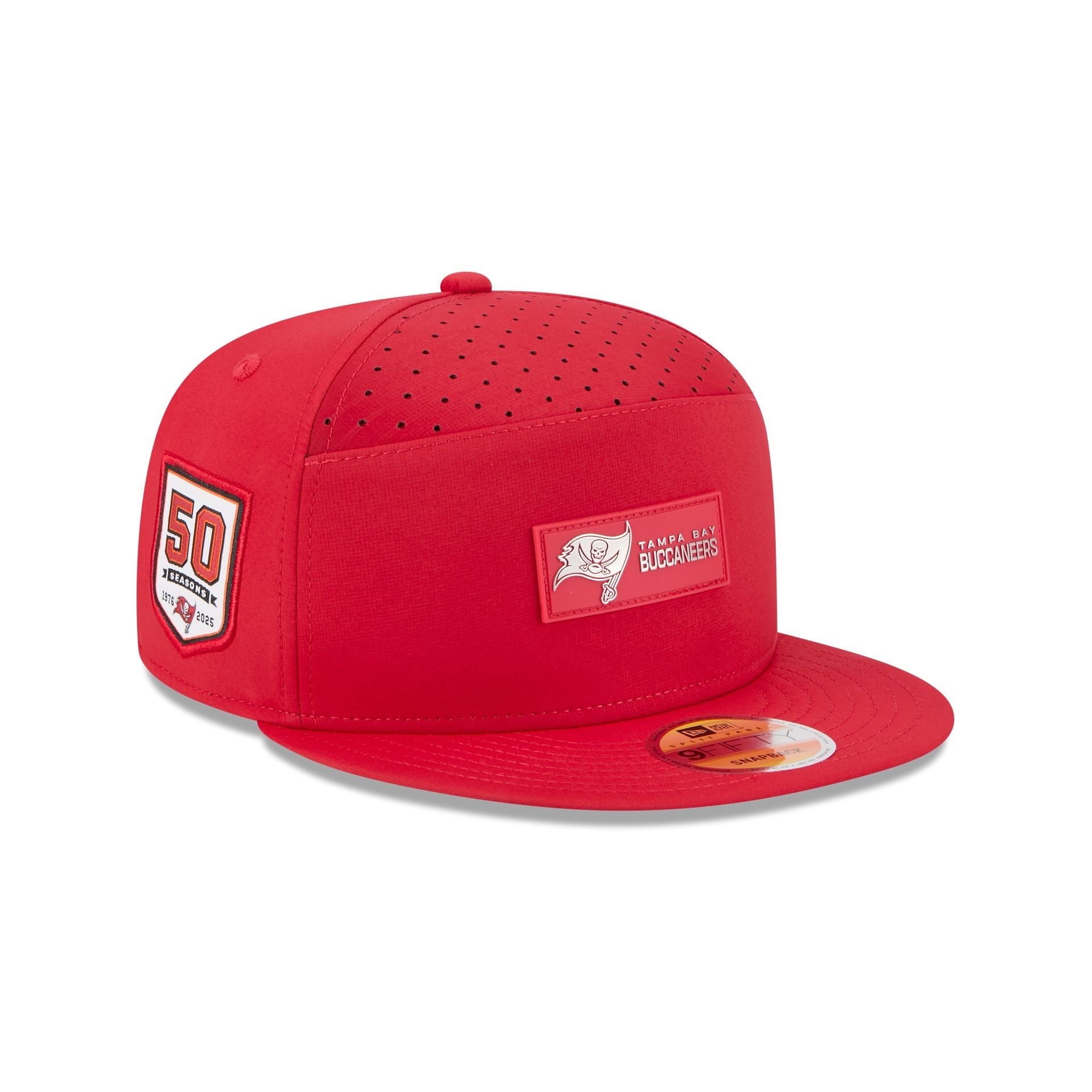 Tampa Bay Buccaneers 2025 Sideline Hot Weather Split Panel 9FIFTY Snapback Hat