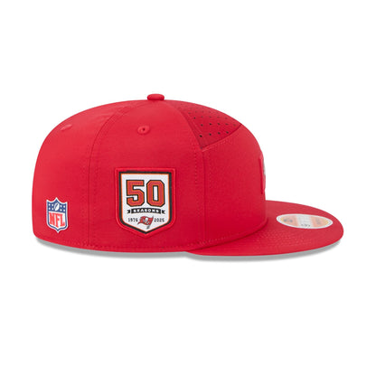 Tampa Bay Buccaneers 2025 Sideline Hot Weather Split Panel 9FIFTY Snapback Hat