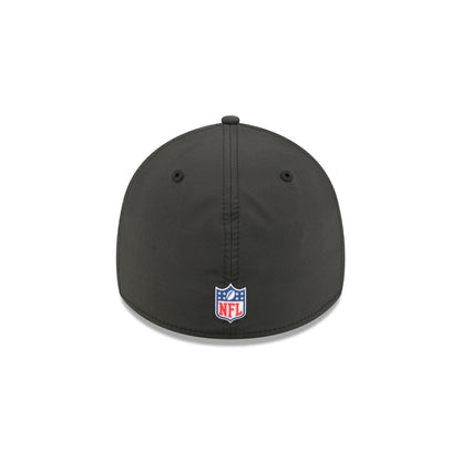 Atlanta Falcons 2025 Sideline Hot Weather Historic 39THIRTY Stretch Fit Hat
