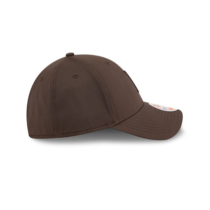 Cleveland Browns 2025 Sideline Hot Weather Historic 39THIRTY Stretch Fit Hat