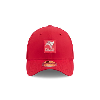 Tampa Bay Buccaneers 2025 Sideline Hot Weather 39THIRTY Stretch Fit Hat