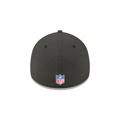 Carolina Panthers 2025 Sideline Hot Weather Black 39THIRTY Stretch Fit Hat