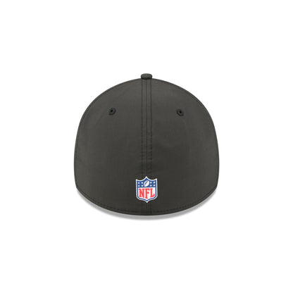 Washington Commanders 2025 Sideline Hot Weather Black 39THIRTY Stretch Fit Hat