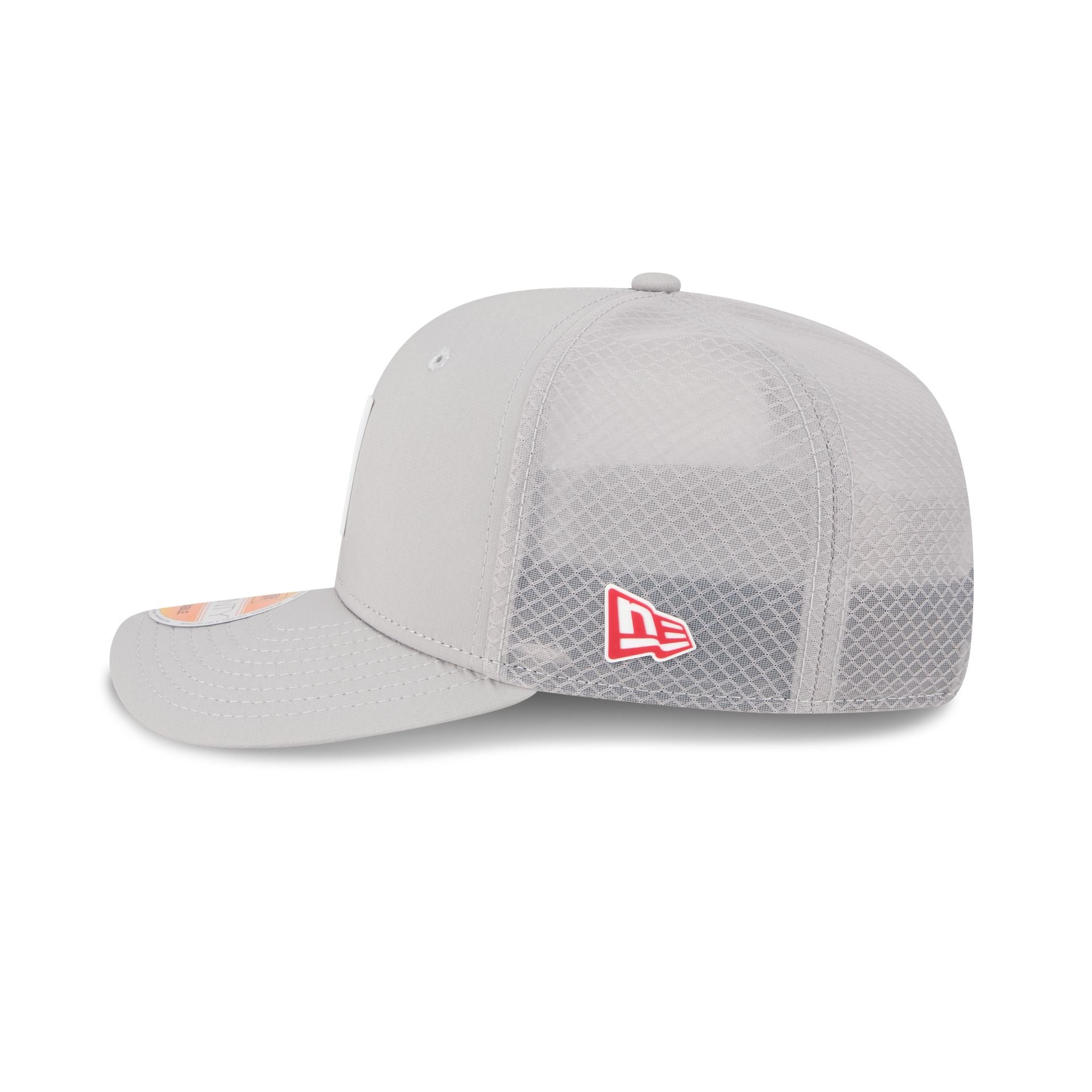 Tampa Bay Buccaneers 2025 Sideline Hot Weather Gray 9SEVENTY Trucker Hat