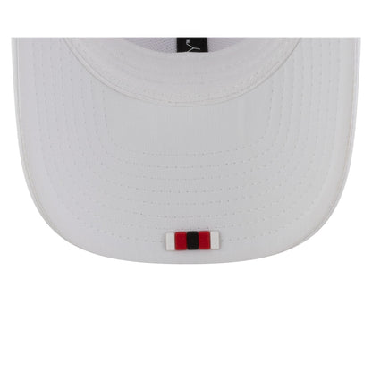 San Francisco 49ers 2025 Sideline Hot Weather White 9SEVENTY Trucker Hat