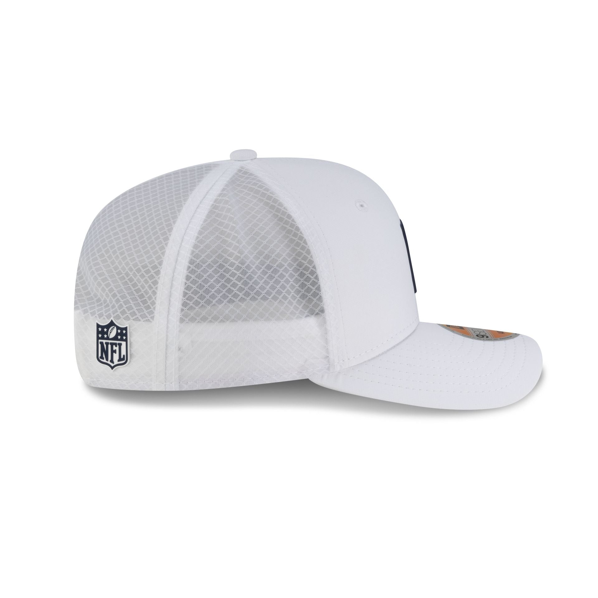 Tennessee Titans 2025 Sideline Hot Weather White 9SEVENTY Trucker Hat
